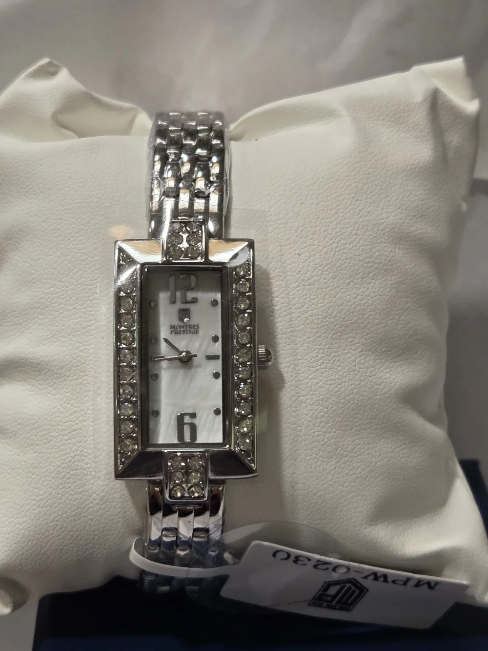 Montres Prestige X Invicta Women’s Silver Crystal-Accent  Bracelet And Bezel